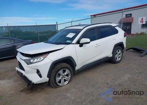 2019 Toyota Rav4 Xle z USA, uszkodzony, nr VIN 2T3W1RFV9KW054944